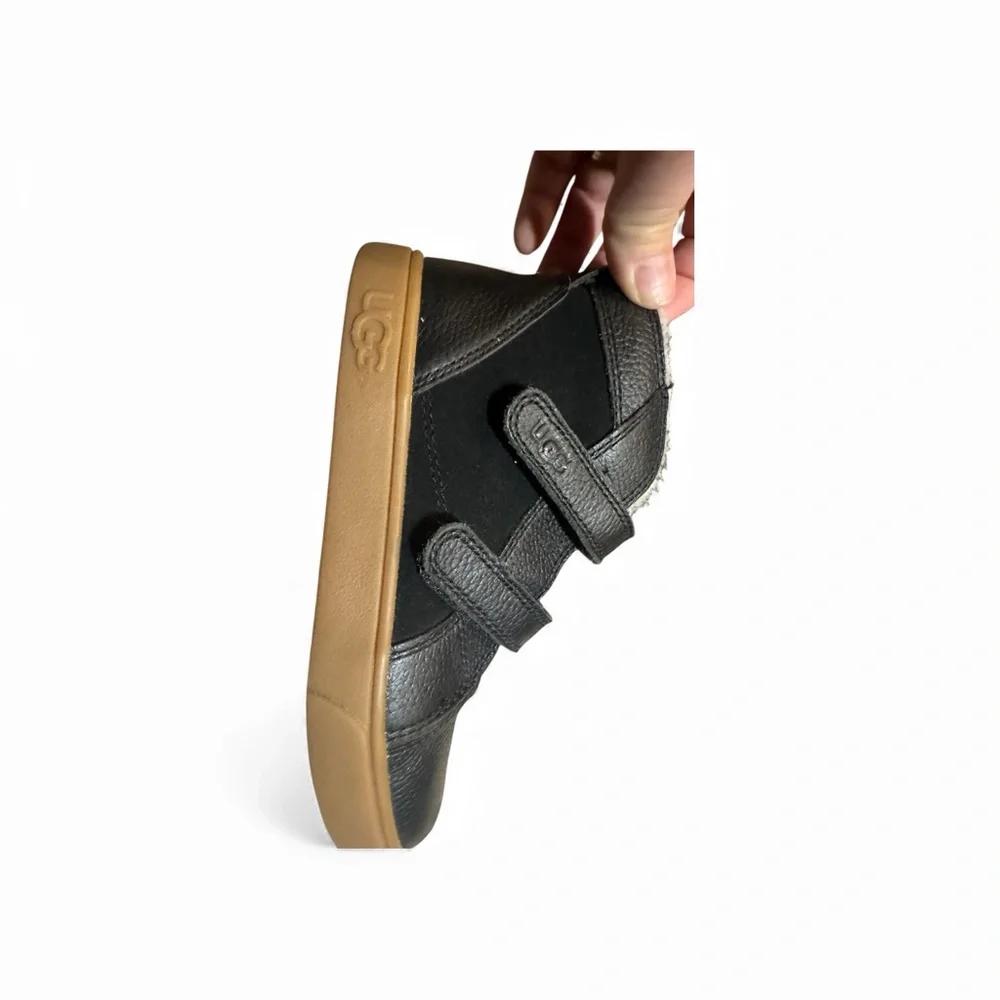UGG Renon II Kids Black Shearling Sneakers | Velcro | Size